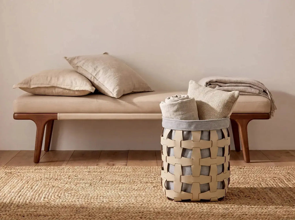 Panier en cuir couleur sable fait mains DecoNovis
