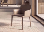 Chaise en cuir Taupe fait mains DecoNovis