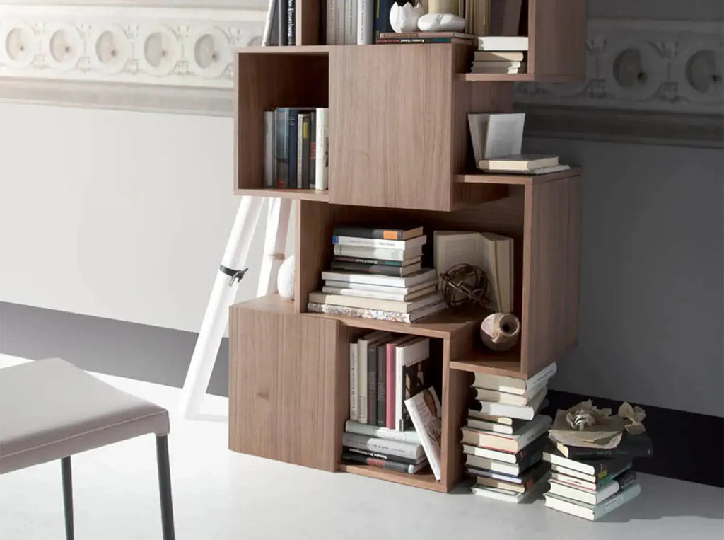 Bibliothèque en bois de noyer DecoNovis